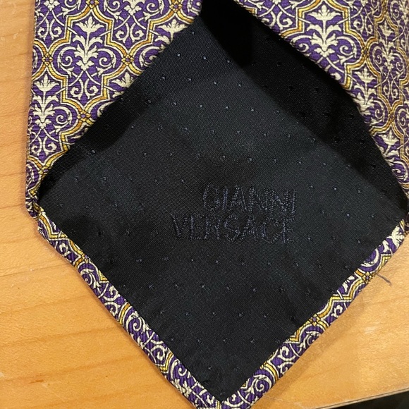 Dual pattern Versace Tie - Picture 6 of 6